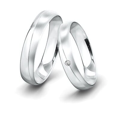 Trauringe-Weissgold-5mm-C-mit-Diamant-0025ct-poliert-la-ngsmattiert